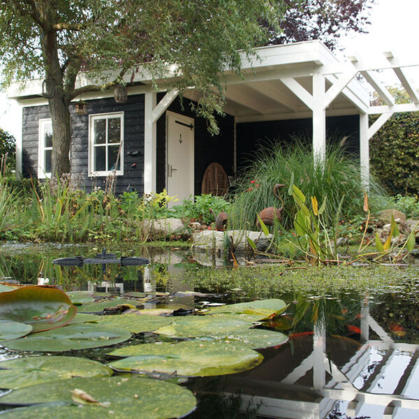 uitzicht op tuinhuis